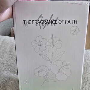 Aromatherapy lamp fragrance of faith  with candle NIB